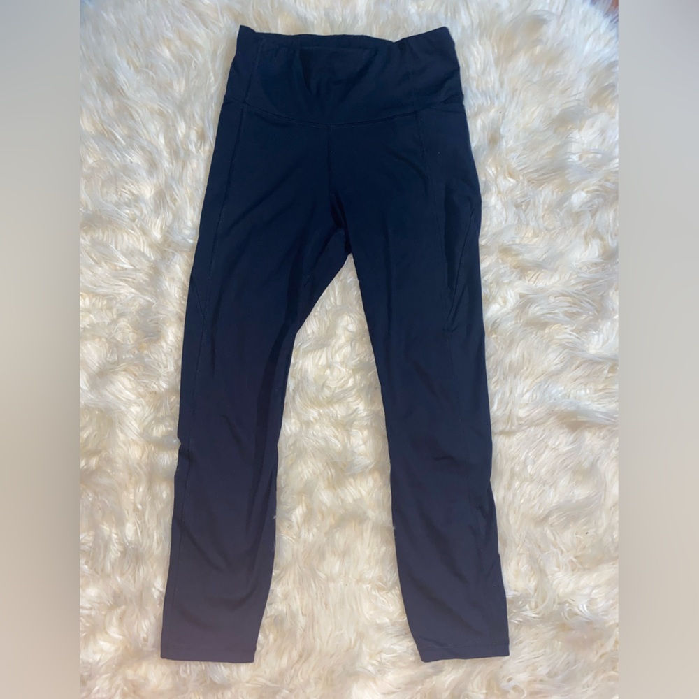 All In Motion High Waisted Black Capri Leggings with Pockets